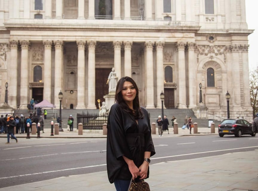 Photoshoot at Notting hill,Covent Garden,St Paul Cathedral - Posing that looks natural: Mehr’s direction without the awkwardness