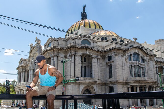 Photoshoot CDMX | Portraits | Mexico City - Catedral Metropolitana: dramatic structure for stronger portrait composition