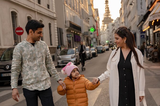 Photoshoot in Paris - Eiffel Tower - How the 30-Minute Session Flows: Meet, Walk, Pose