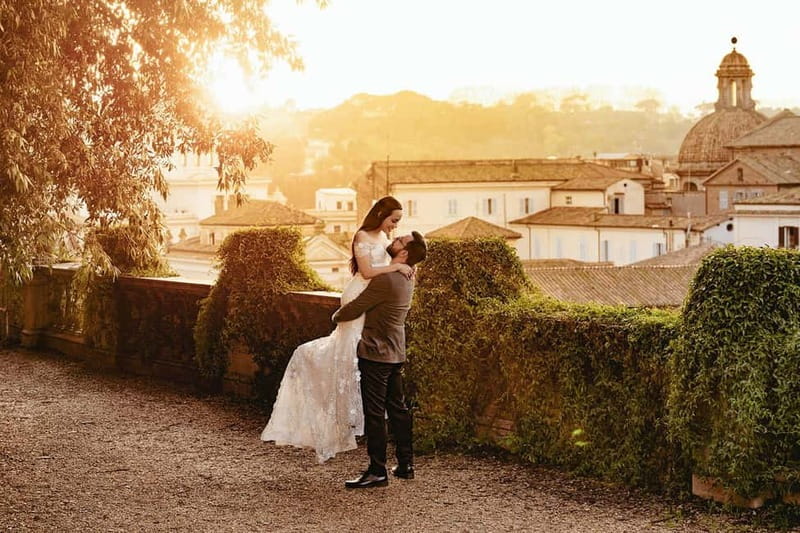 Photoshoot in Rome for couples - Trevi and the Spanish Steps: why the first walk matters