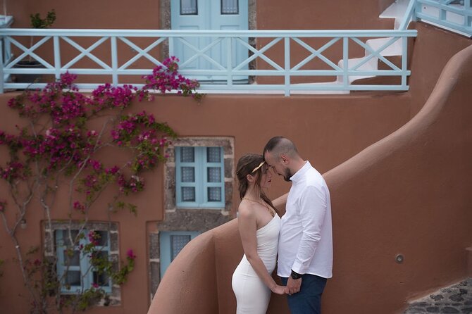 Photoshoot in Santorini Oia - Oia photos, but faster: why this 30-minute format works
