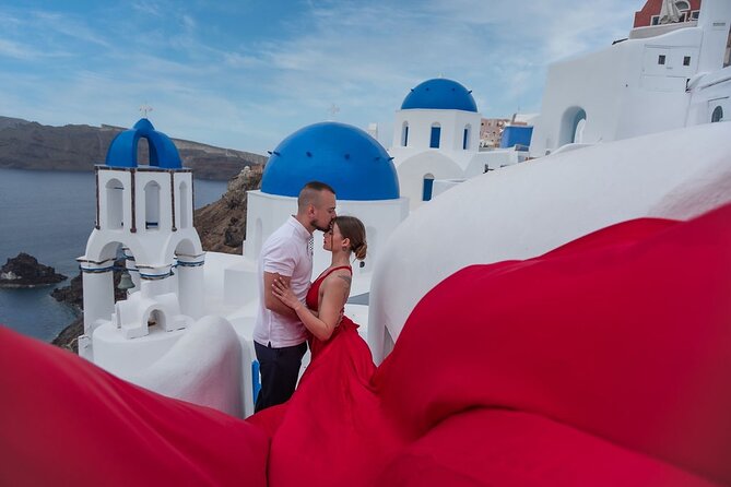 Photoshoot in Santorini Oia - Where you meet and how the shoot usually feels