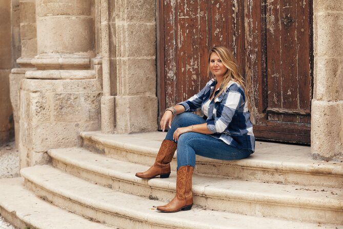 Photoshoot in Syracuse Sicily - Piazza Duomo and the Cathedral area: grand angles without the stress