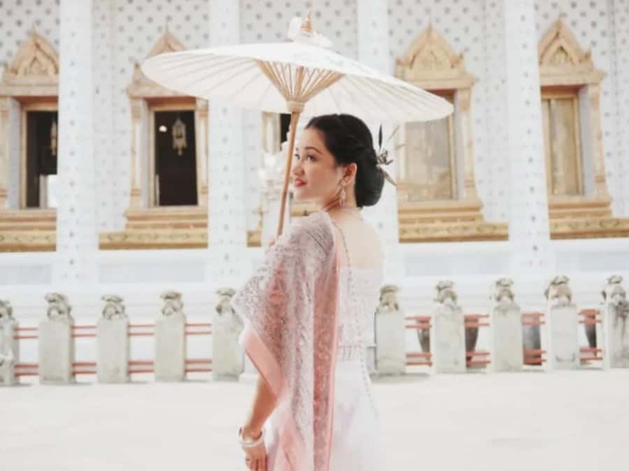 Photoshoot in Thai Costume - The 2-Hour Flow: Dress, Change, Shoot, and Get Files