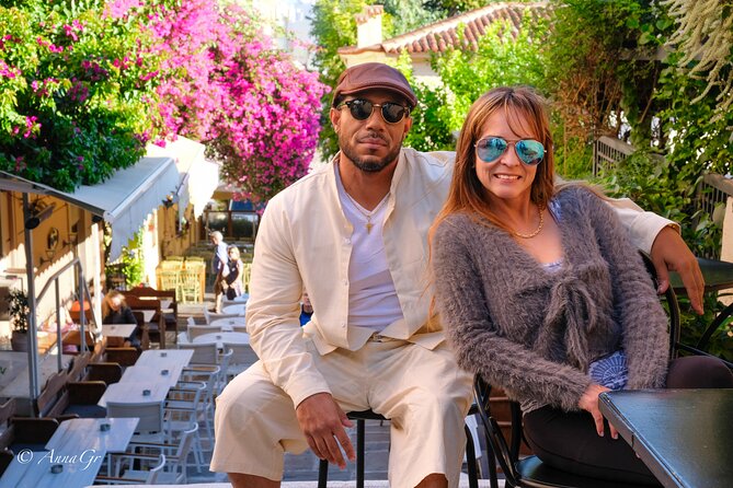 Photoshoot Love Story in Athens - How the Photographer Guides You (So You Don’t Have to Perform)