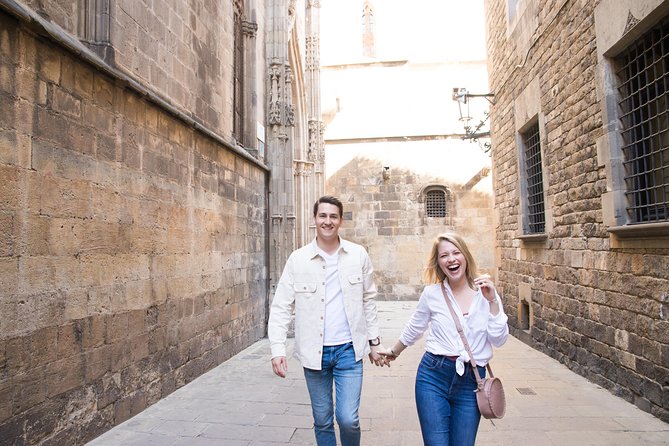 Photoshoot tour in Barcelona Secret Corners - How this 90-minute photo walk actually feels