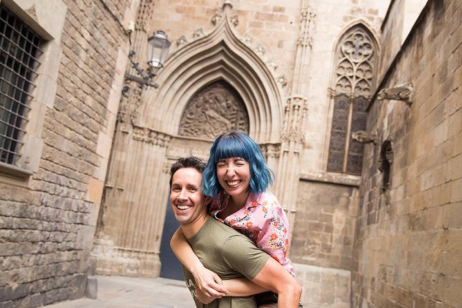 Photoshoot tour in Barcelona Secret Corners - Plaça d’Isidre Nonell: another photo-ready setting fast