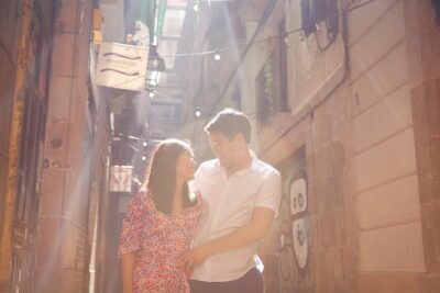 Photoshoot tour in Barcelona Secret Corners - Meeting at the Cathedral of Barcelona and starting in the Barri Gòtic