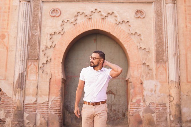 Photoshoot with a Local Photographer in Marrakech - The Photographer’s Direction: How Posing Feels Natural Here