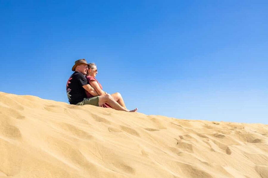 Photoshoot with Professional Photographer in Maspalomas - How the Photographer Directs You (So You Don’t Feel Awkward)