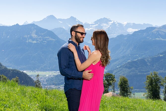 Phototour Private Photoshoot in Interlaken & Lake Brienz and Thun - Unterseen downtown: 500-year-old streets and the Aare river vibe