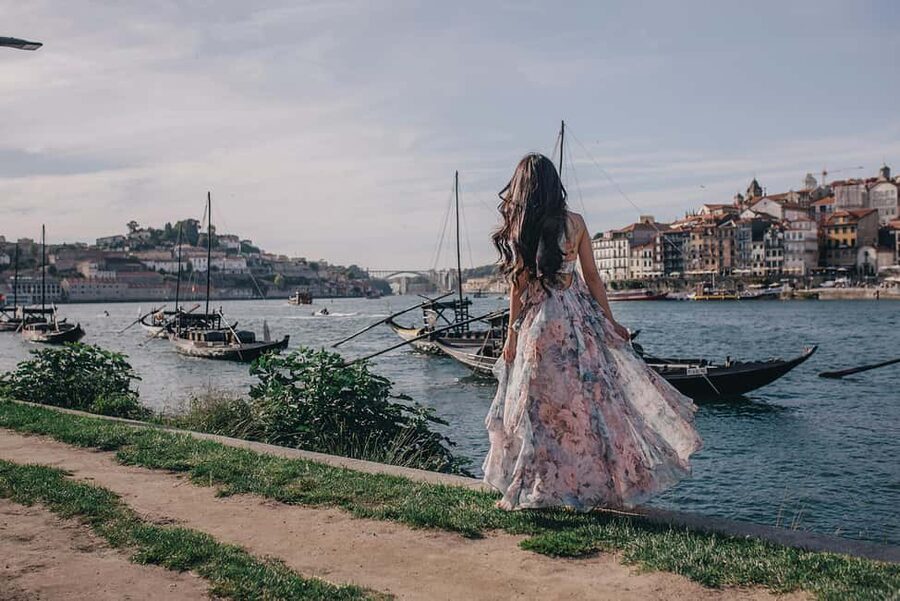 Porto Photo Tour - Where you start: the church meeting point and why it matters
