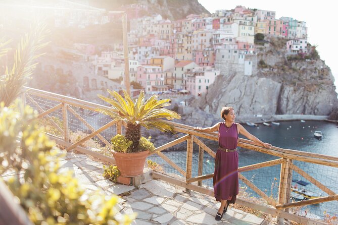 Portraits with a Cinque Terre photographer - What the 30-Minute Shoot Feels Like: Direction, Flow, and Natural Poses