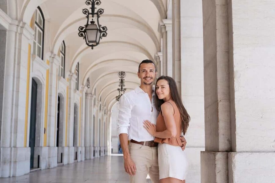 Praça do Comércio: Professional Photoshoot with a Local - Key things you’ll notice right away
