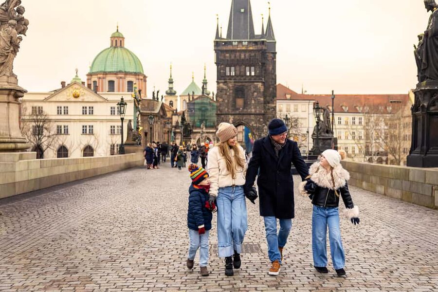 Prague: Christmas/Easter Markets Tour with Photoshoot - Who this tour is best for (and who should skip it)
