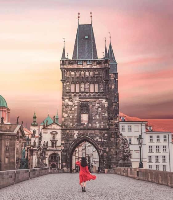 Prague: Private Professional Photoshoot with Edited Photos - Prague Astronomical Clock Stop: Guided Time Plus Strong Photo Setups