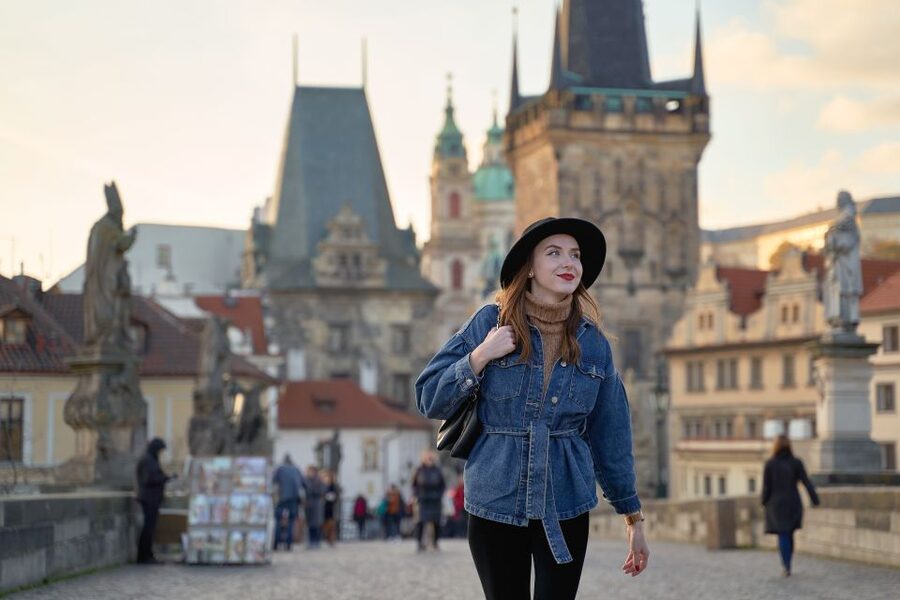 Prague: Professional Photoshoot at Charles Bridge - 15–45 Minutes on the Bridge: How It Stays Out of Your Way