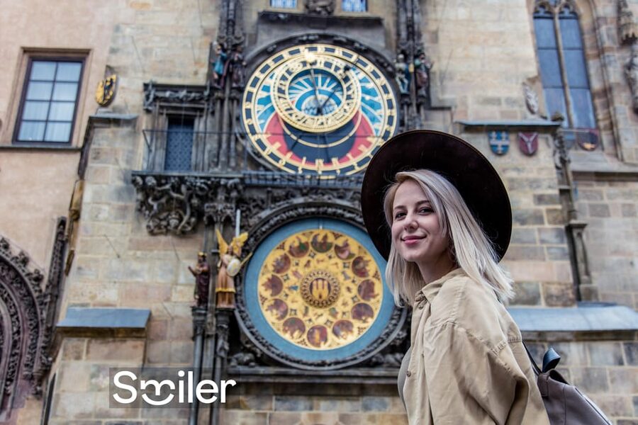 Prague: Professional Photoshoot in the Old Town - The Old Town Photo Stop: Where the Background Does the Work