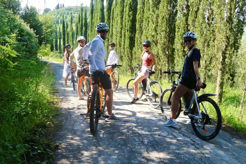 Premium Chianti E-Bike Tour, Food Wine Tasting + Photo shoot - Starting in Florence: Piazza Ognissanti to the first viewpoint
