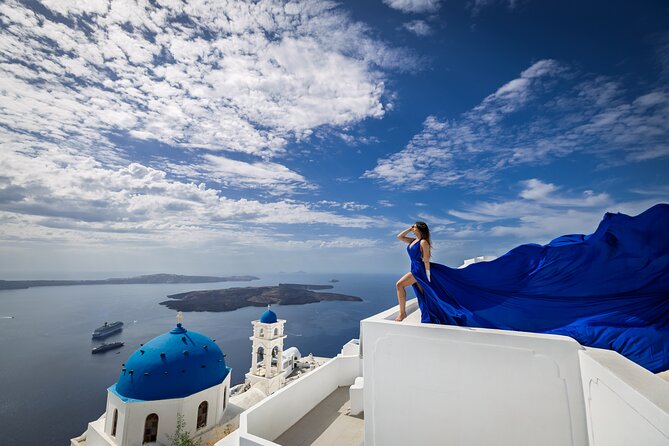 Private Express Flying Dress Photoshoot in Santorini – 30 Minutes - Entering Santorini Style: The 30-Minute Flying Dress Feel