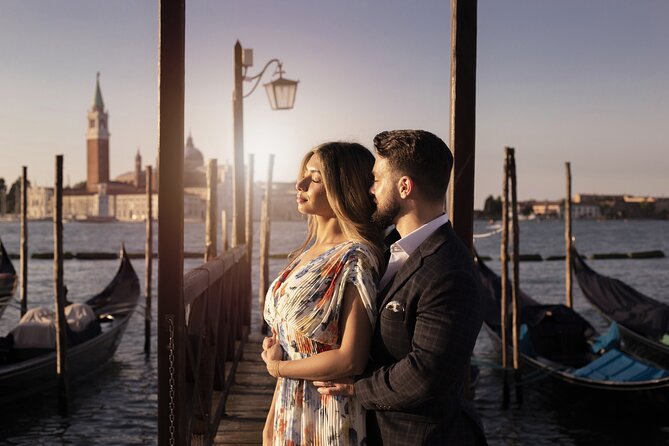 Private Gondola Ride and Photoshoot - The Photographer’s Role: Comfort, Direction, and Real Venice Light