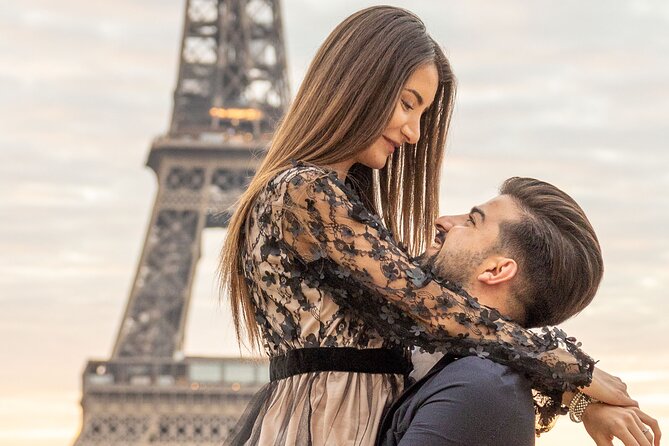 Private Guided Professional Photoshoot by the Eiffel Tower - What You Receive: Online Gallery, Photo Selection, and Included Editing