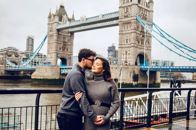 Private landmarks photoshoot for families and couples - Photo Package Details: Edited Counts, Color Grading, and What’s Not Included