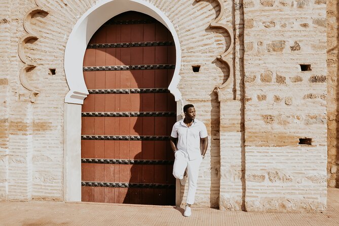 Private Marrakech Photoshoot in Riads & Medina - The 1-hour session in the medina: portraits where the city does the work