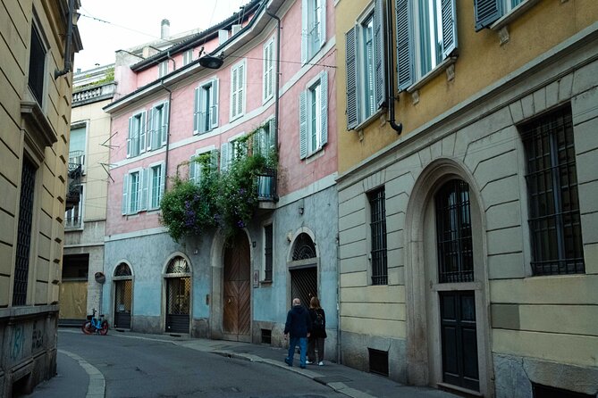 Private Milan Street Photography Walking Tour with an Artist - Stop 5: Darsena to Navigli Canals for Reflections and Waterfront Energy