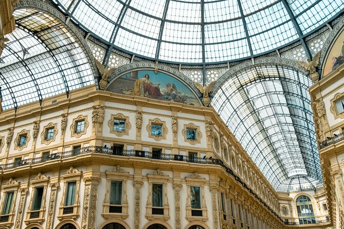 Private Milan Street Photography Walking Tour with an Artist - Stop 1: Piazza del Duomo and Leica Store Setup