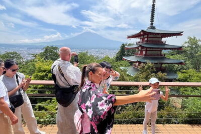 Private Mt.Fuji Kimono costume Photo Tour with Hotel Pick-up - Oshino Hakkai’s Eight Ponds: Magical Water Scenes and a Lunch Opportunity