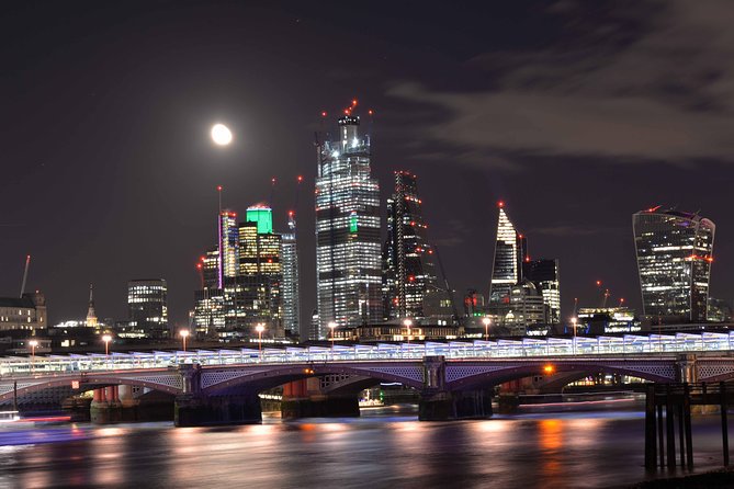 Private Night Photography Tour in London - Price and value for a pro-led night session in central London