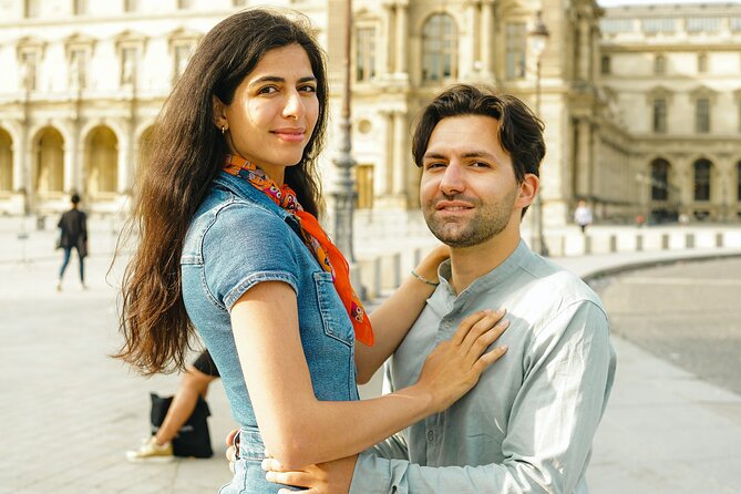 Private Photo Shoot at the Louvre - Pose Help and Photographer Style: What You Should Expect
