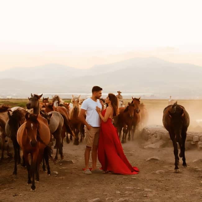 Private Photo Shoot in Cappadocia With Transportation 2 hour - Your 2-hour timeline: what happens from pickup to drop-off