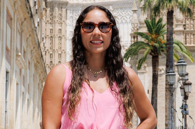 Private Photo Shoot in Seville : Cathedral + Santa Cruz Quarter - Stop 2: Barrio Santa Cruz for Soft-Light, Candid Street Photos