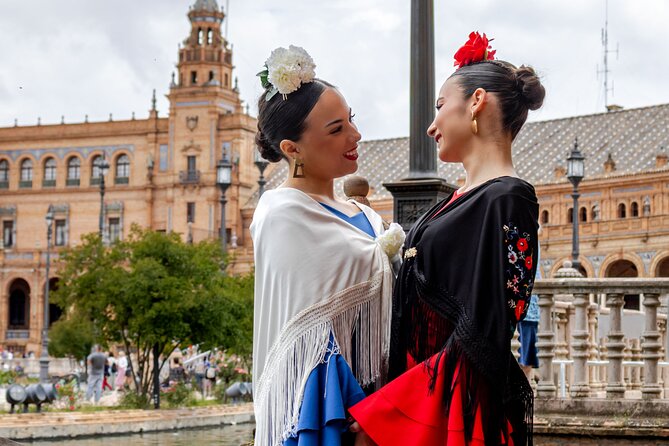 Private Photo Shoot in Seville : Spanish Steps - Parque de María Luisa for Soft Light and Candid Moments