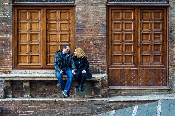 Private Photo Shoot in Siena - 1 hour 30 minutes on foot: how to make it painless
