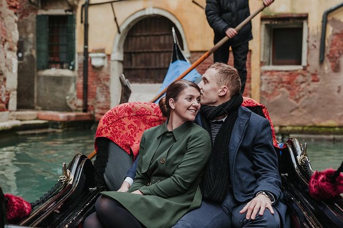 Private Photo Shoot in Venice with Gondola Ride - Moving through Venice: quieter corners and hands-on posing