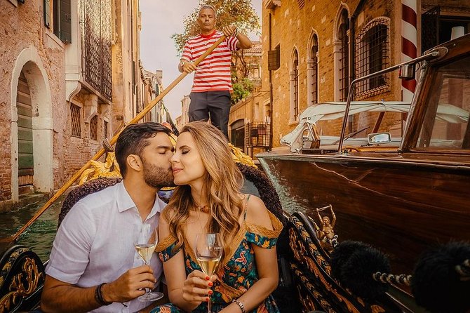 Private Photo Shoot in Venice with Gondola Ride - Timing, weather, and the Venice reality check