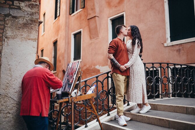 Private Photo Shoot in Venice with Gondola Ride Included - Ponte di Rialto: turning a famous bridge into your personal story