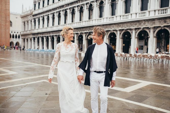 Private Photo Shoot in Venice with Gondola Ride Included - Ponte dei Sospiri: moodier visuals, more dramatic canal angles