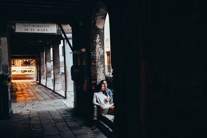 Private Photo Shoot in Venice with Gondola Ride Included - Teatro La Fenice: sharp portraits with a cultural backdrop