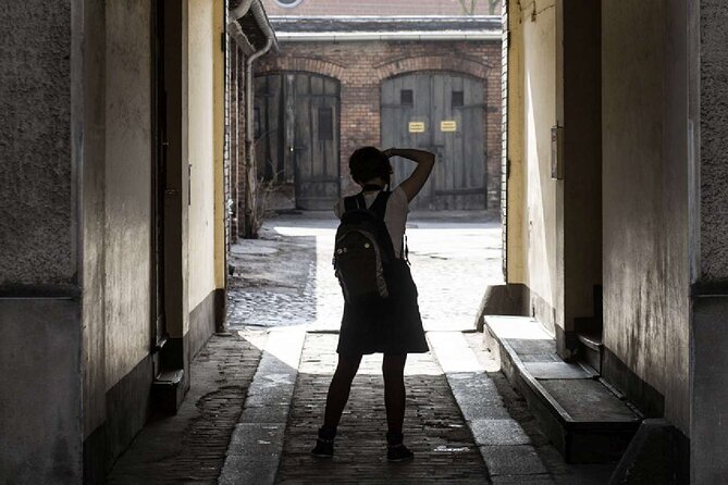 Private Photo Tour in Kreuzberg - Stop 5: Mariannenplatz, a named Marianne, and the Kunsthaus angle