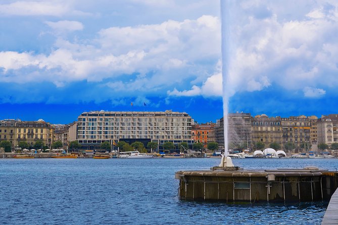 Private Photo Tour LUXE CUSTOM in Geneva - How the Photographer Builds Your “Luxe Custom” Geneva Shoot