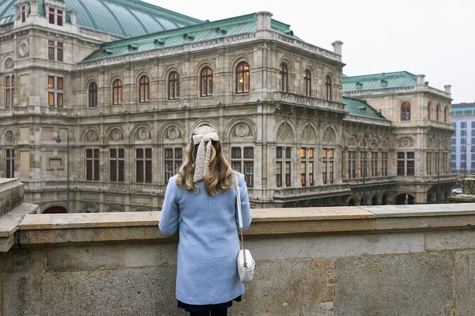 Private Photographer Vienna - Where You Meet at Albertina and How the Shoot Actually Runs