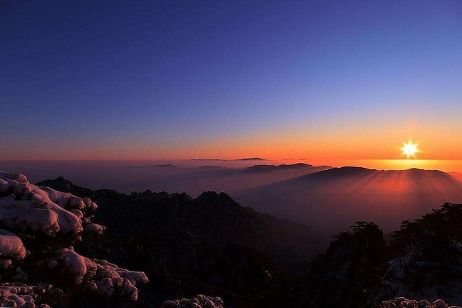 Private Photography Day Tour of Huangshan Yellow Mountain - Bright Summit and the Sea of Clouds Moment