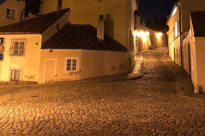 Private Photography Tour of Prague by Night - Weather, meeting points, and the one risk you should manage