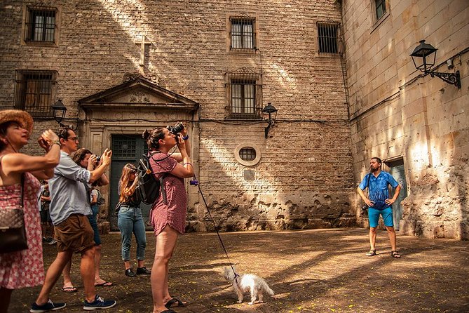 Private Photography Walking Tour with a Local - Who this tour suits best (and who might want something else)