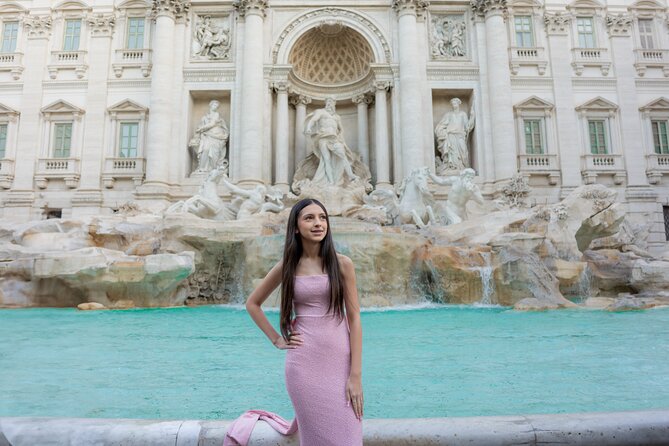 Private Photoshoot at the Trevi Fountain - 20–60 edited images without bystanders: what that means for real life