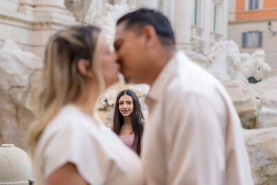 Private Photoshoot at the Trevi Fountain - Meeting at RoofTop Lounge Trevi and making 30 minutes count